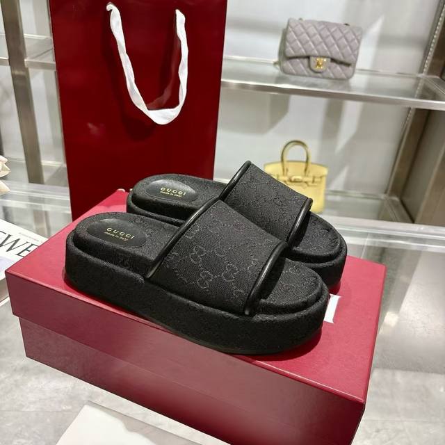 2025 Women's New Arrival Gg Thick-Soled Sandals The Iconic Gucci Logo And Intric