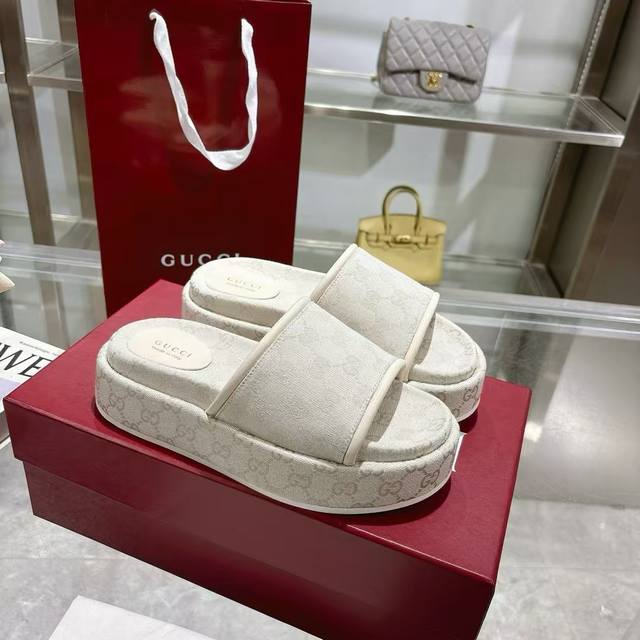 2025 Women's New Arrival Gg Thick-Soled Sandals The Iconic Gucci Logo And Intric