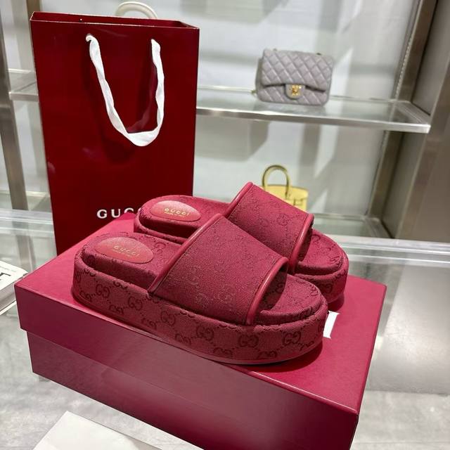 2025 Women's New Arrival Gg Thick-Soled Sandals The Iconic Gucci Logo And Intric