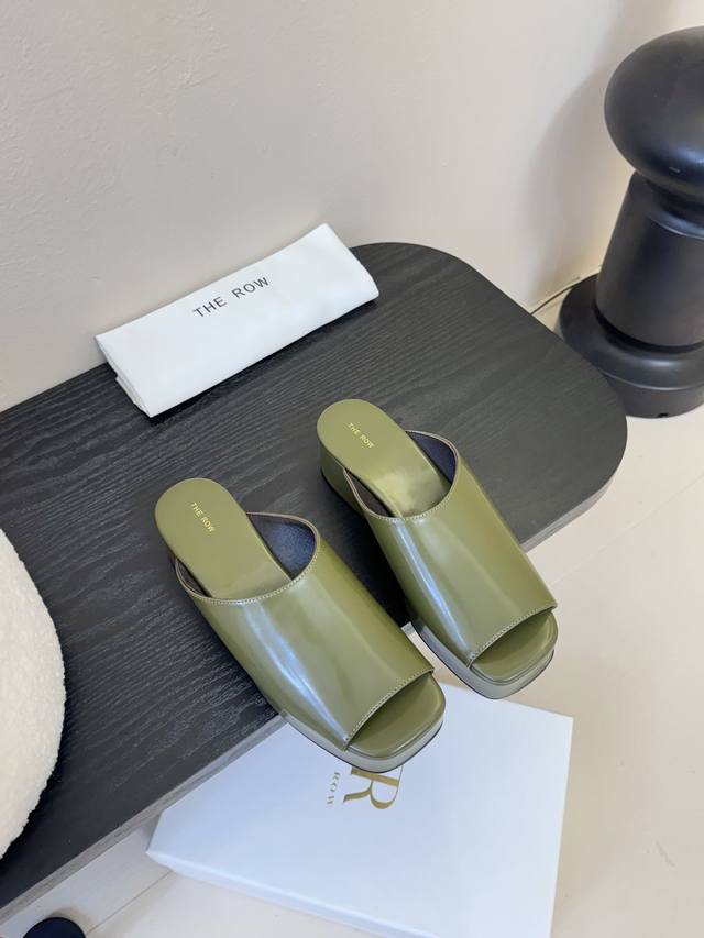 The Row 2025 Spring/Summer New Arrival Simple Round-Toe Slippers! From The Unite