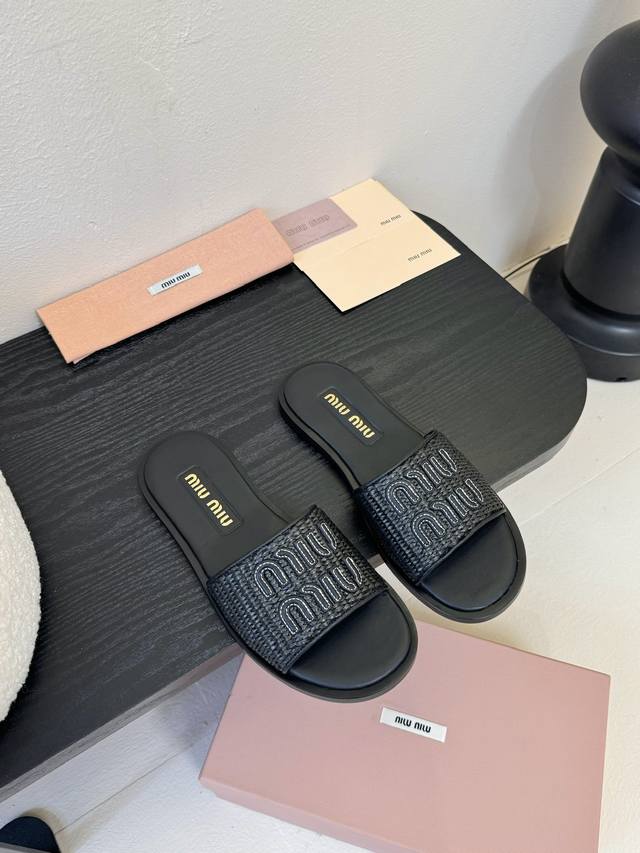 Top-Tier Miu Miu New Slip-On Sandal Series Now Available A Game-Changing New Col