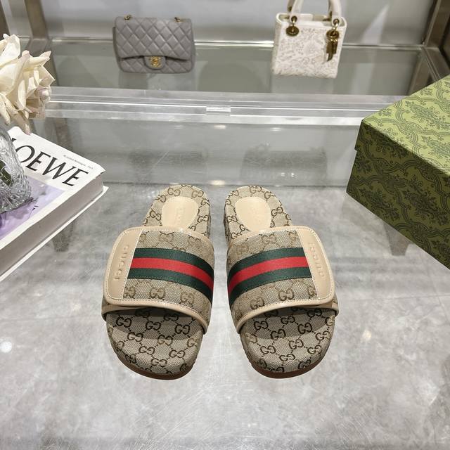 Unisex Gg House Slippers Gucci Women's Signature Shoes Highlight A Eye-Catching