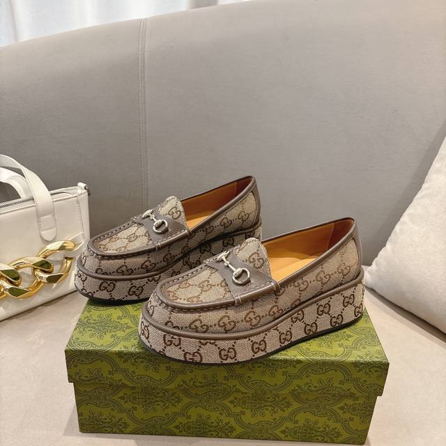 Gucci New Women's Wedge Loafer Horsebit Moccasin Shoe Original Gg Fabric Makes T