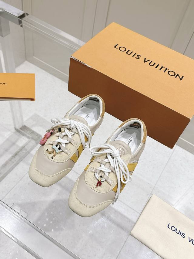 Top-Tier Version: Couple's Edition, With Additional Buckle Decoration 360 Lv Lou