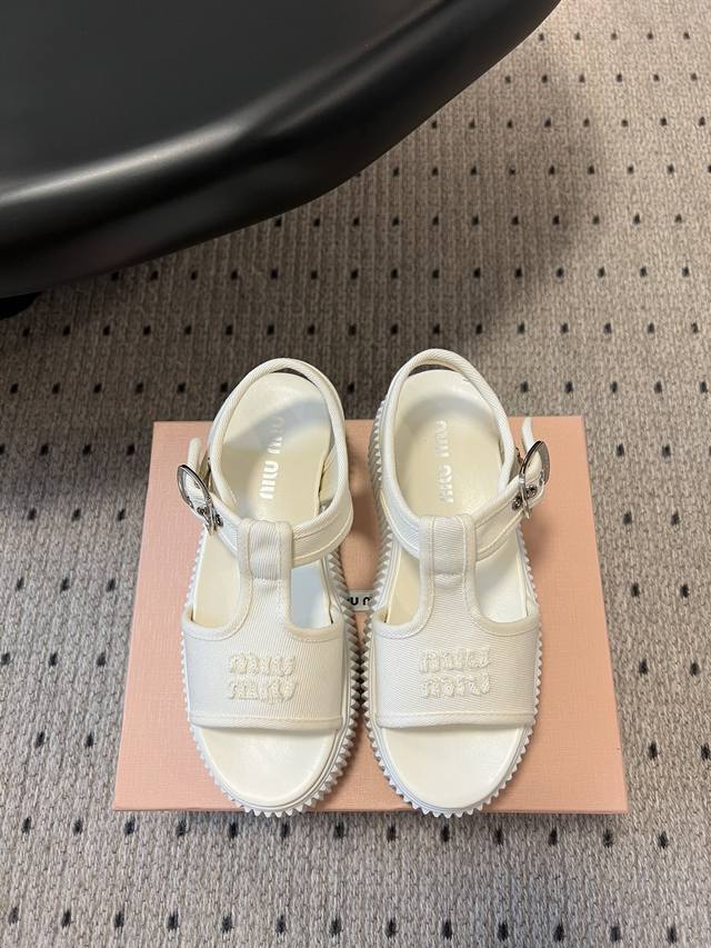 Top-Quality Miumi* Miu Miu Chunky-Heeled Casual White Canvas Sandals A Must-Have