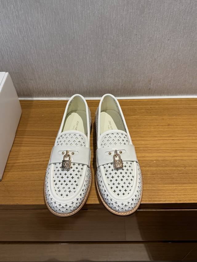 Top-Quality Louis Vuitton Ss25 New Arrival~ Lv Spring/Summer New Laser-Cut Loafe