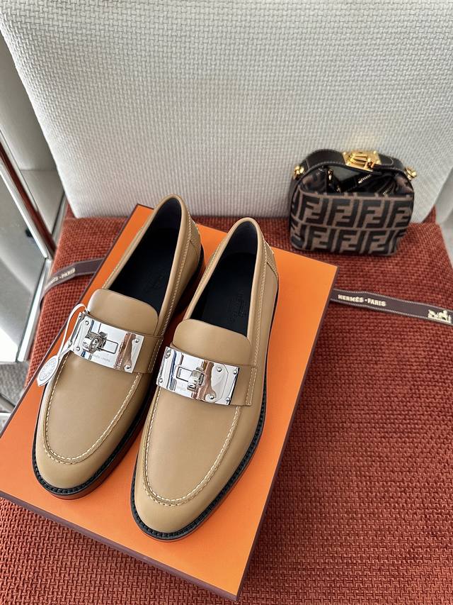 Made In Guangzhou Hot Calf Leather
