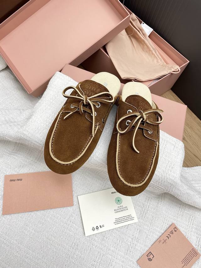 Miu Miu 2025 New Retro Bean-Shaped Shoes Half-Slip-On Exclusive High-Top Miu Mi*
