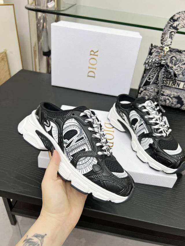 This Dior Chrono Sports Sandal Is A 2024 Fall New Release, Reinterpreting Runnin