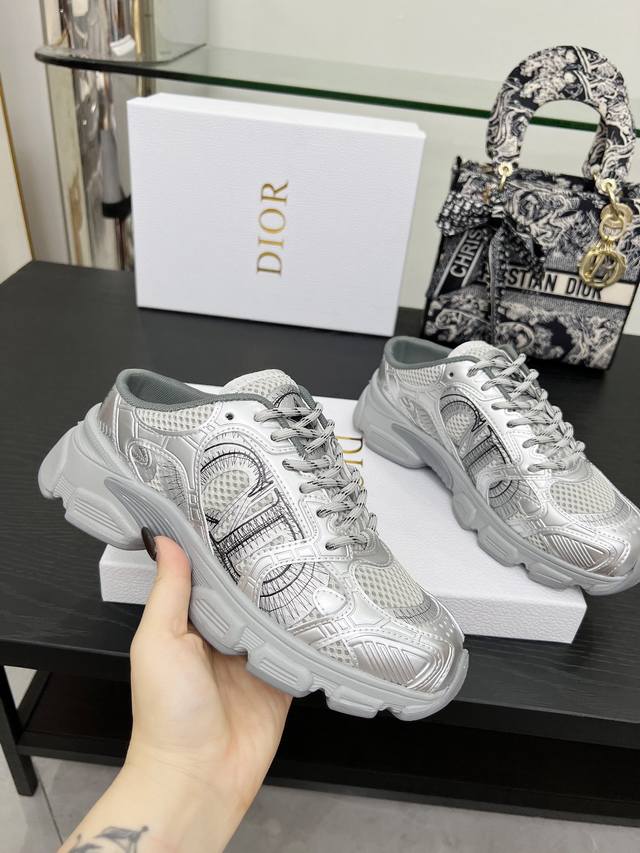 This Dior Chrono Sport Sandal Is A New Addition To The 2024 Fall Ready-To-Wear C