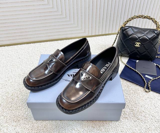 Prada 2025 Early Spring Latest P-House Triangle Logo Loafer Standard Size: 35-39