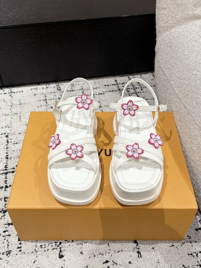 Louis Vuitton 25 Summer New Maya Series Petal-Shaped Square Toe Buckle Strap San