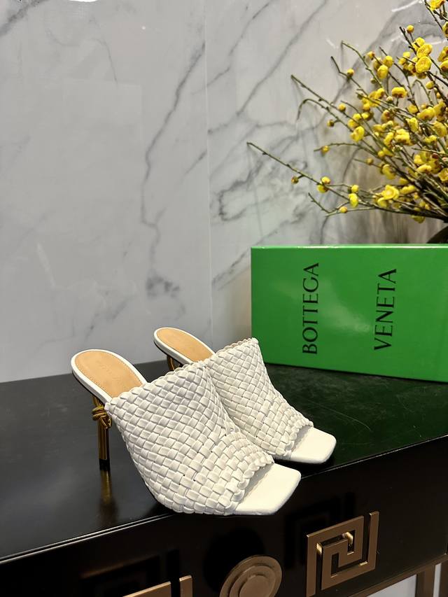High-Quality Bottegaveneta Bv Knot Series Metal Heel Slippers. This Square-Toe S