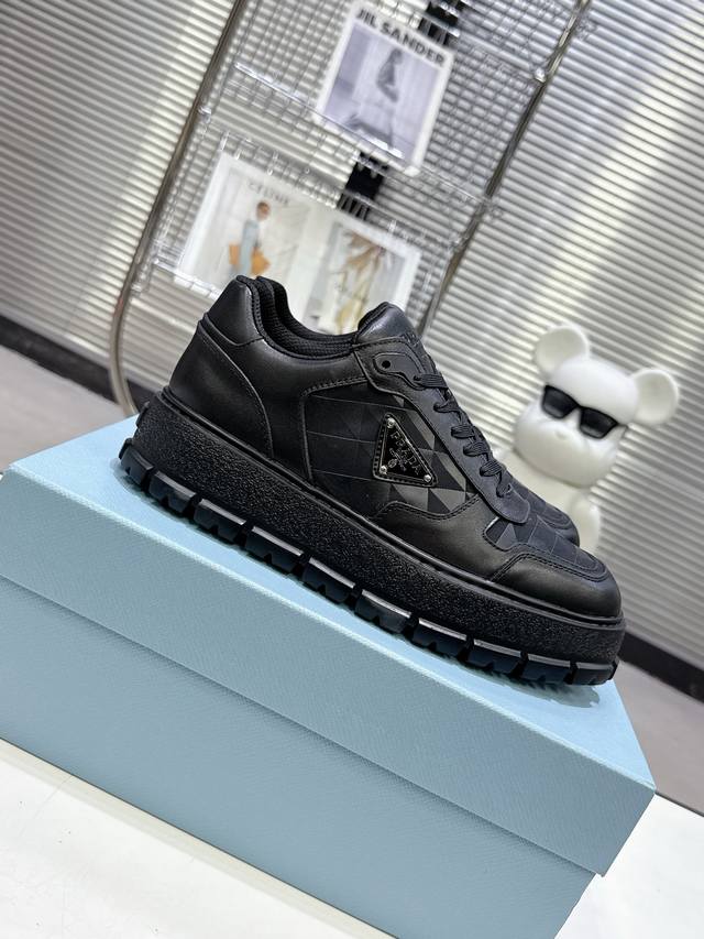 Prada 225 New Arrival, Making A Strong Debut! Many Influencers Are Wearing The S