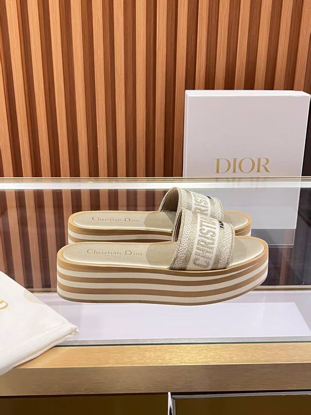 Dior's Latest High-Quality Embroidered Slippers. Hand-Embroidered Craftsmanship,