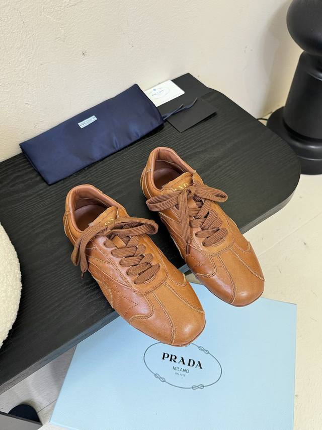 Cowhide, Prada 2025Ss New Arrival Triangle Logo Skate Shoes, Casual Sports Shoes