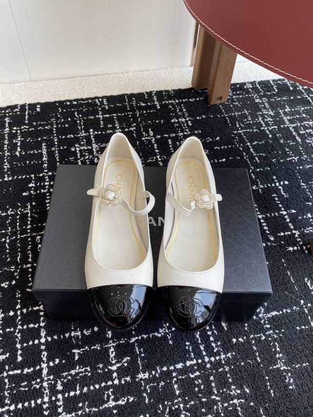 Premium-Grade Chanel 25Ss Spring/Summer Shoes With Embroidered Double C Logos On