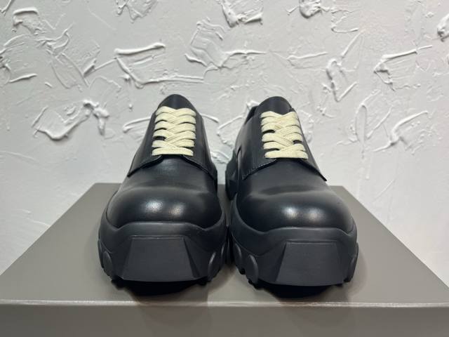 Latest Rick Owens Spring/Summer Holl Ywood Groppone Black Cowhide Bozotractors L