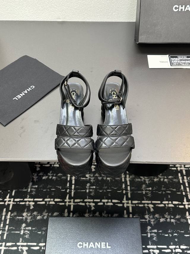 Chanel~~Summer Waterproof Platform Chunky Heel Sandals~~The Upper Features Sheep