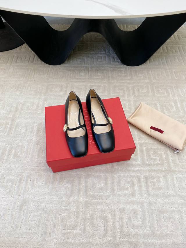 Factory-Direct Valentino Classic 2025 Spring/Summer V-Logo Signature Round-Toe S