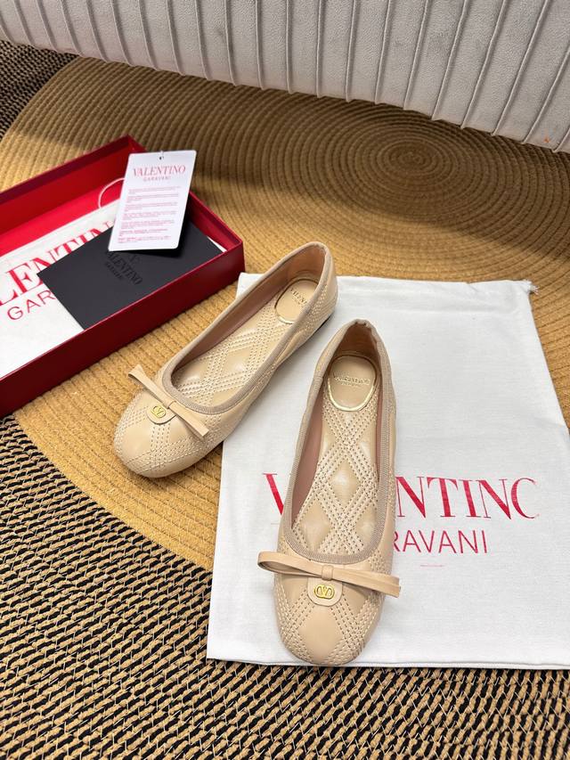 Top-Tier Edition - Genuine Leather Sole Valentino Garavani Vlogo Cut-Out 25 Earl