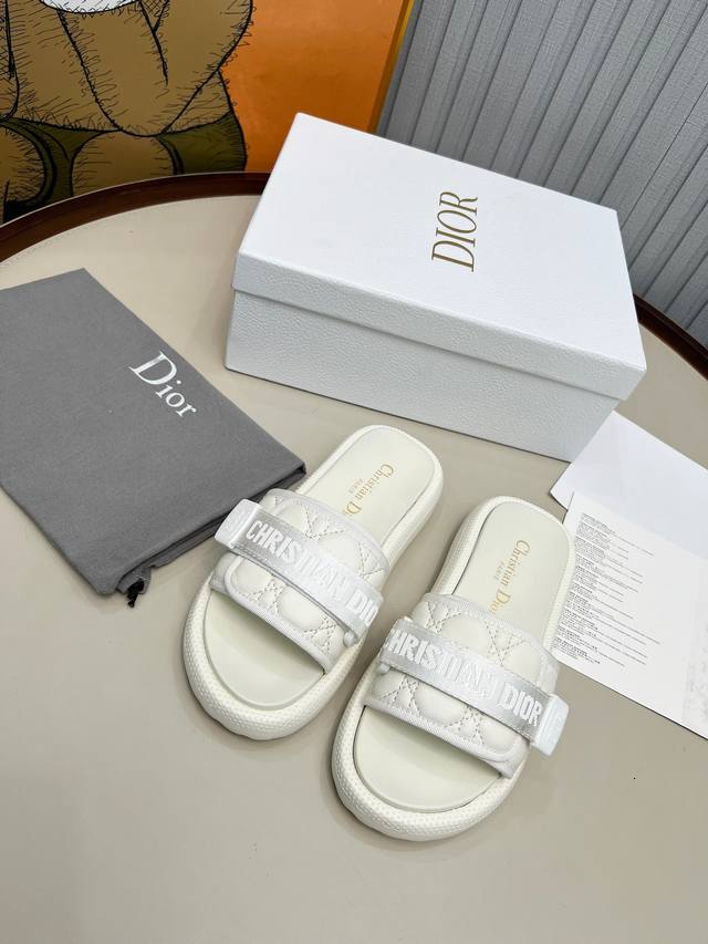 Factory-Direct Top-Tier Version Dior High-End Slippers, 2025 New Classic Style,
