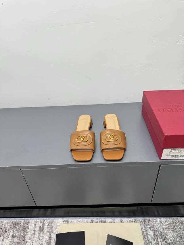 G771 Valentino Classic 2025 Spring/Summer Vlogo Signature Metal Buckle Slippers.