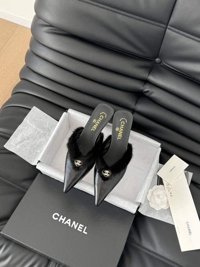 Chanel 25C New Rabbit Fur Pointed-Toe Mule Sandal Series, Slip-On Style. Upper M