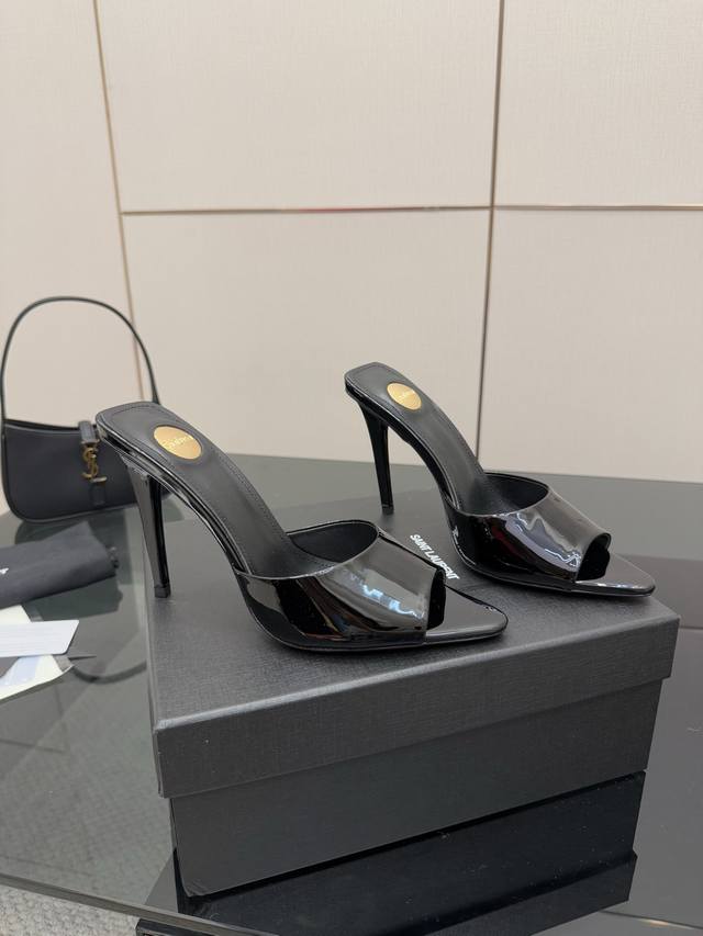 Top-Tier Version, Updated Simultaneously With The Saint Laurent Paris Runway Sho