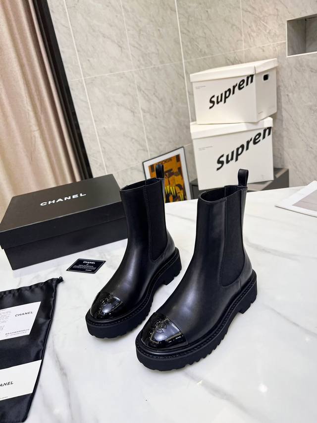 Factory Price: Yuan Autumn/Winter New Arrival Chanel Ankle Boots Original Molded