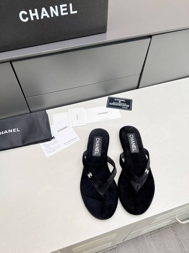 Factory Price: Yuan Chanel Spring/Summer New Arrival Genuine Leather Sole Thong