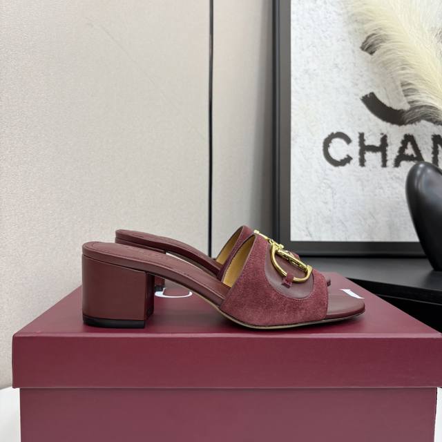 2025 New Gucci Classic D-Ring Horsebit Loafer With Chunky Heel And Square Toe. R