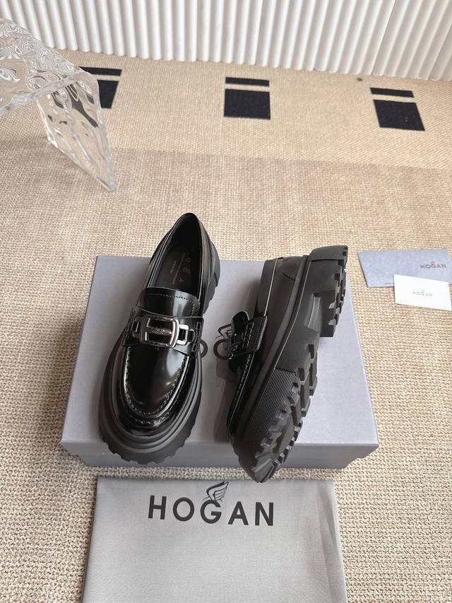 Hogan Loafer Casual Leather Shoes This Loafer Is Meticulously Crafted From Impor