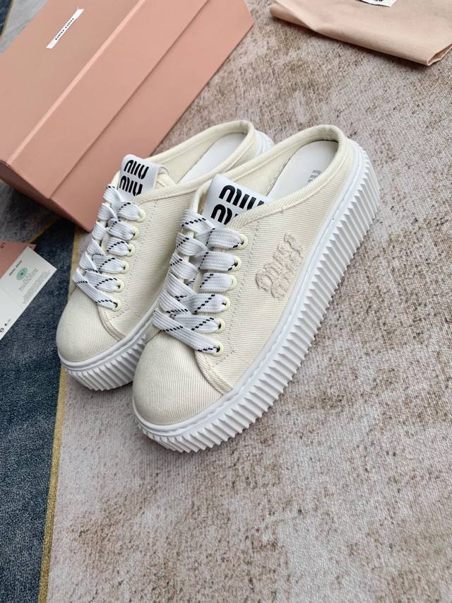 Miu Miu Loafer-Style Thick-Soled Casual White Shoes With A Half-Covered Toe And