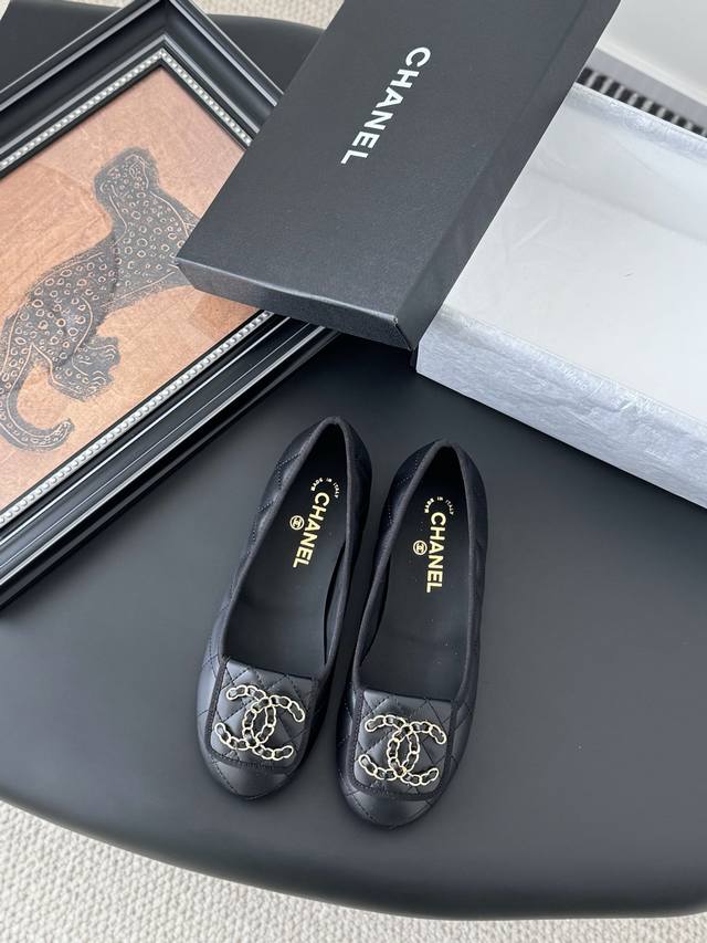 Chanel 25K New Camellia Series Single Shoes Simple Yet Sophisticated Design, Mak