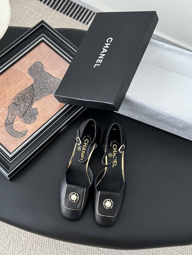 Chanel 25K Mary Jane New Sandals High-Quality Version, Available In All Colors.