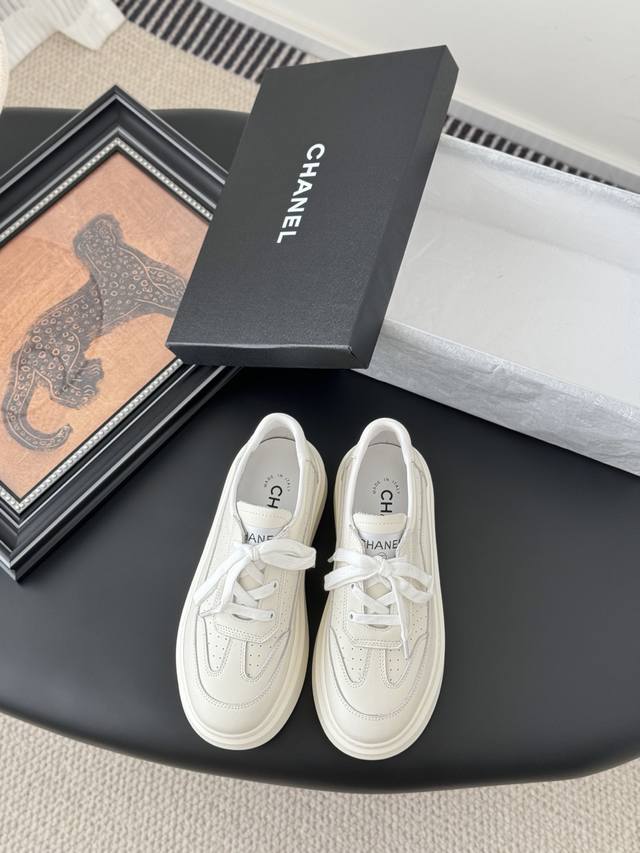 Thick-Soled Version Of Chanel 24 New Panda Color-Block Casual Shoes. This Versat