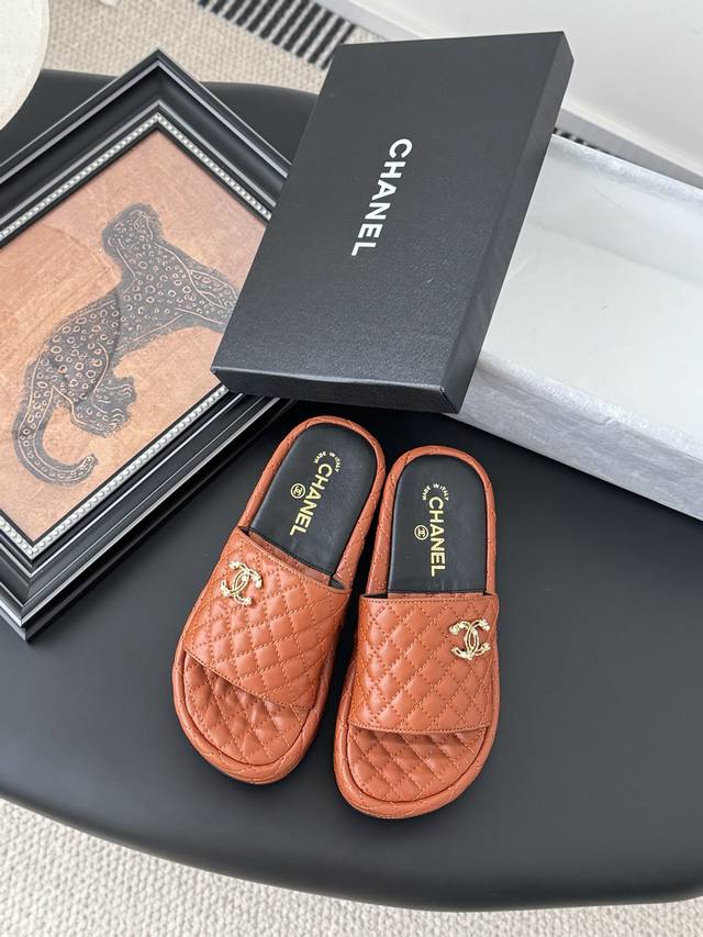 Chanel Chanel 25C New Rectangular-Patterned Thick-Soled Platform Slippers A Must