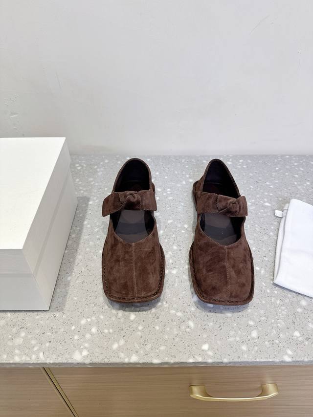 The Row, A Niche Fashion Brand, 25Ss Spring/Summer New Arrival, Square-Toe Bow F