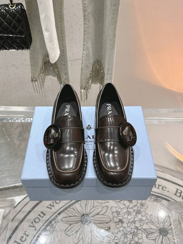 Prada New Arrival Retro Hardware-Decorated Loafers Top-Quality Craftsmanship, Cl