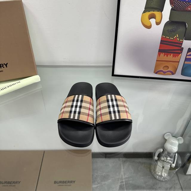 New Arrivals: Burberry Counter New-Arrival Slippers Featuring The Brand's Letter