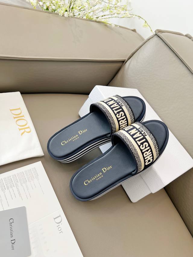 Dior Spring/Summer New Arrival Ivieta Dway Jelly-Colored Flat Strappy Sandals Wi