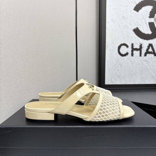 Chanel Chanel Flat-Heeled Sandals With A Low Heel, Perfect For An Elegant Summer