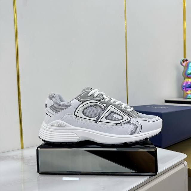 Women's Size 390, Men's Size 390!!! Dior Dad Shoes, The Latest Star Series From