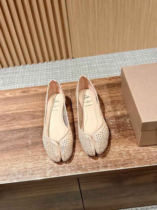 Christian Louboutin X Maison Margiela Split-Toe High-Heel Single Shoes Maison Ma