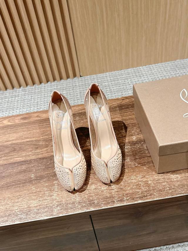 Christian Louboutin X Maison Margiela Split-Toe High-Heel Pumps Maison Margiela