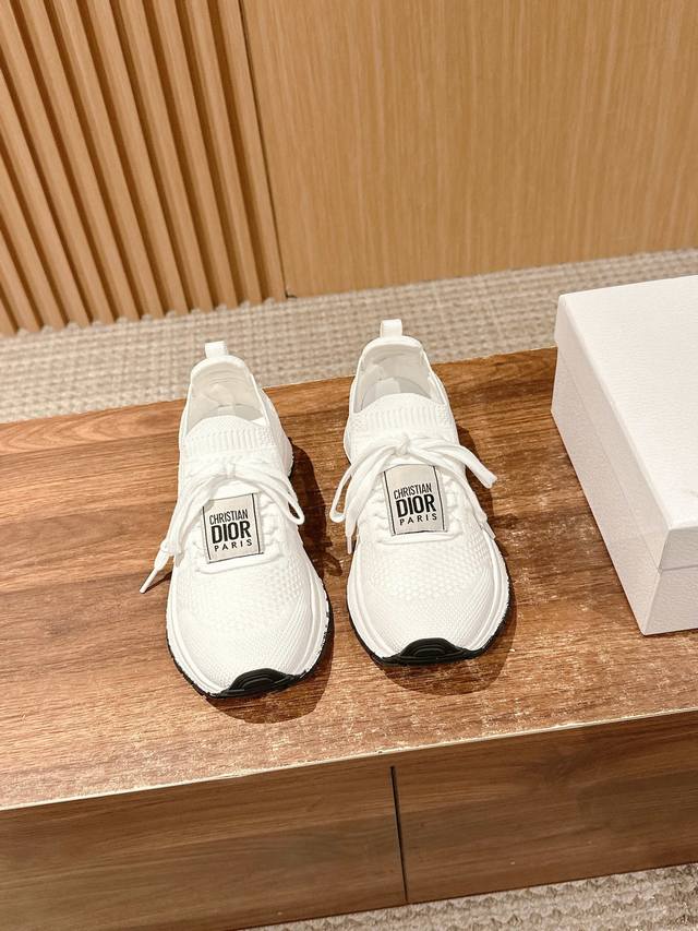 Dior Couple's Flyknit Casual Sneakers The Soft, Breathable Upper Complements The