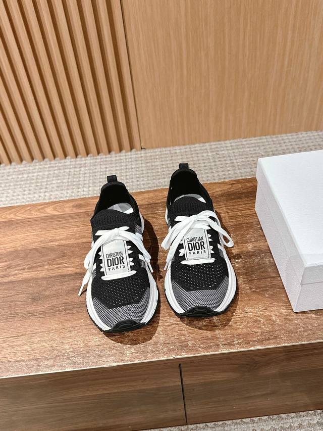 Dior Couple's Flyknit Casual Sneakers: Soft, Breathable Upper And Lightweight Te
