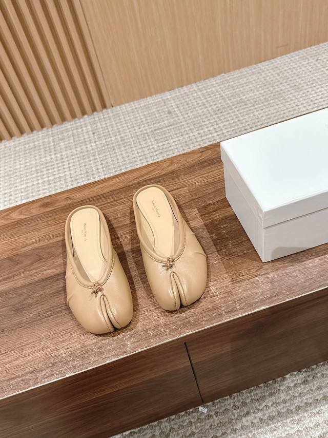 Margiela Pleated Toe-Separated Shoes Tabi Toe-Separated Ballet Lace-Up Shoes Sin