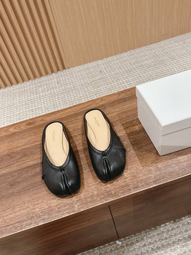 Margiela Wrinkled Split-Toe Shoes Tabi Split-Toe Ballet Lace-Up Flats Since Debu